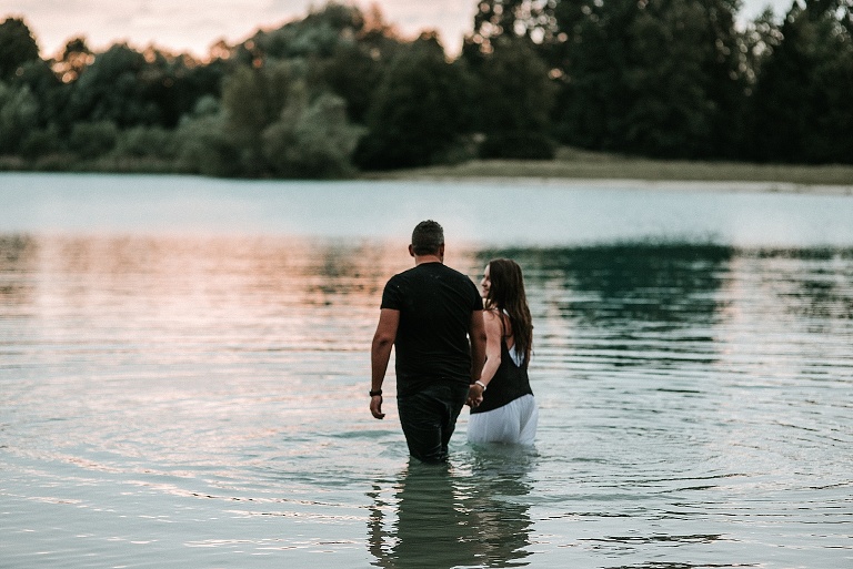 Paarshooting Landshut, Paarfotos im Wasser, Fotograf Moosburg an der Isar