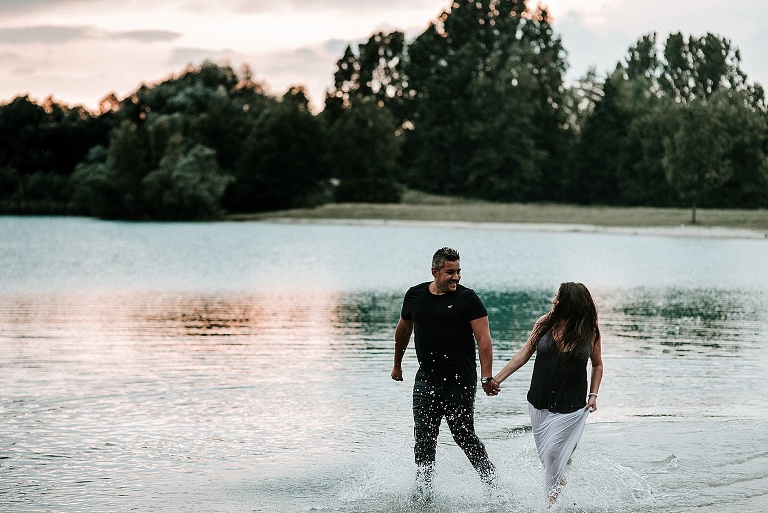 Paarshooting Landshut, Paarfotos im Wasser, Fotograf Moosburg an der Isar