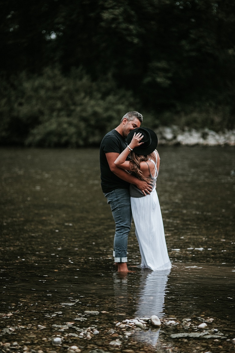 Paarshooting Landshut, Paarfotos im Wasser, Fotograf Moosburg an der Isar