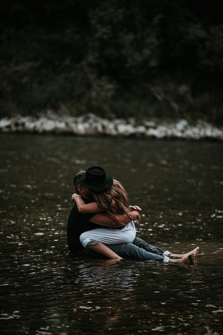 Paarshooting Landshut, Paarfotos im Wasser, Fotograf Moosburg an der Isar