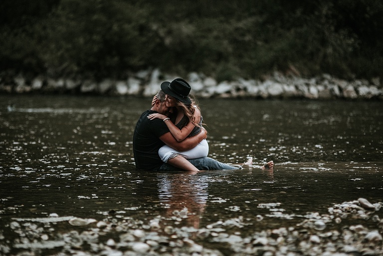 Paarshooting Landshut, Paarfotos im Wasser, Fotograf Moosburg an der Isar