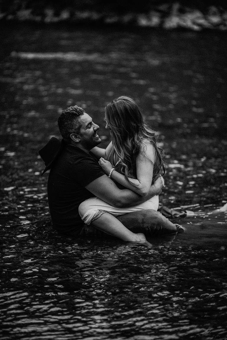 Paarshooting Landshut, Paarfotos im Wasser, Fotograf Moosburg an der Isar