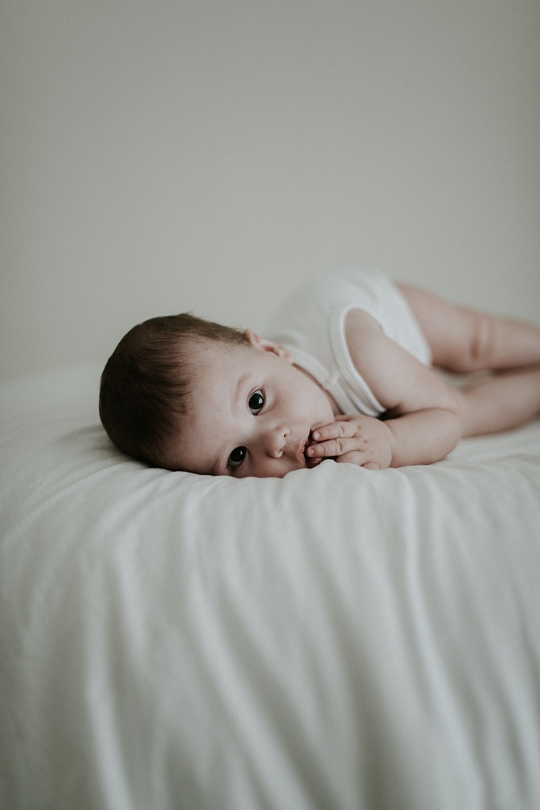 Babybilder, natürliche Babyfotografie, Familienfotografie auf natürliche Weise, Sevi Koch