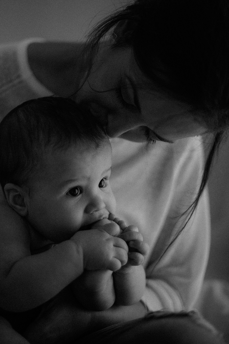 Babybilder, natürliche Babyfotografie, Familienfotografie auf natürliche Weise, Sevi Koch