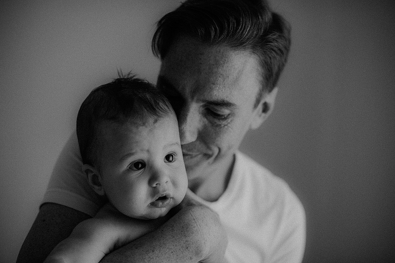 Babybilder, natürliche Babyfotografie, Familienfotografie auf natürliche Weise, Sevi Koch