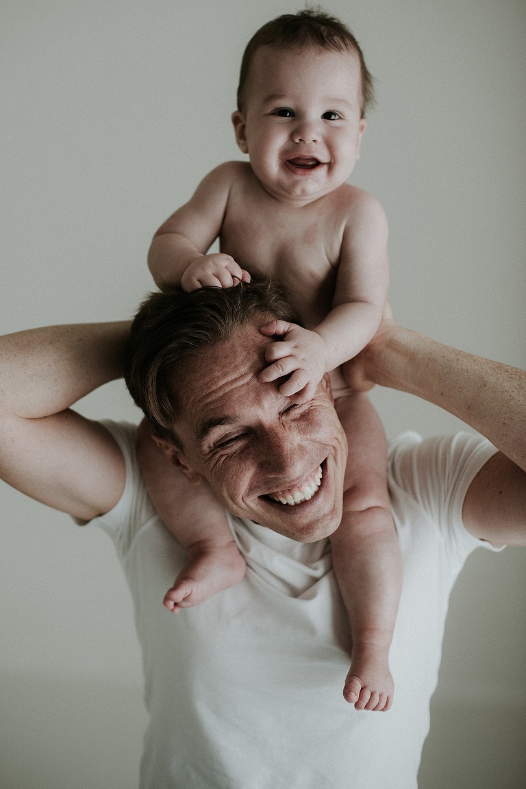 Babybilder, natürliche Babyfotografie, Familienfotografie auf natürliche Weise, Sevi Koch