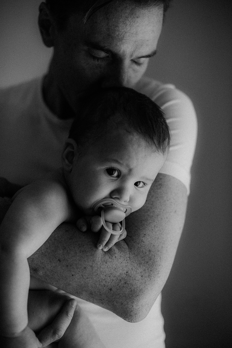 Babybilder, natürliche Babyfotografie, Familienfotografie auf natürliche Weise, Sevi Koch