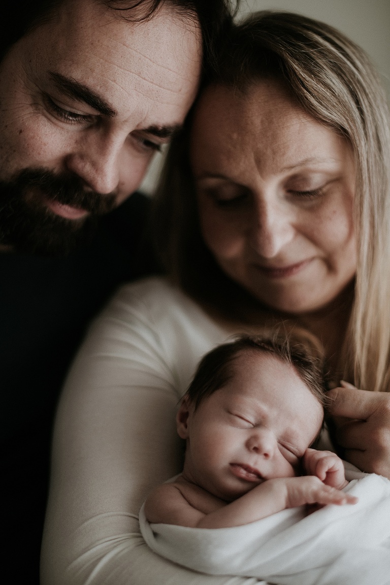 Neugeborenenshooting Landshut, Geburt Erding, Hebamme Moosburg, Sevi Koch, Fotograf Dingolfing