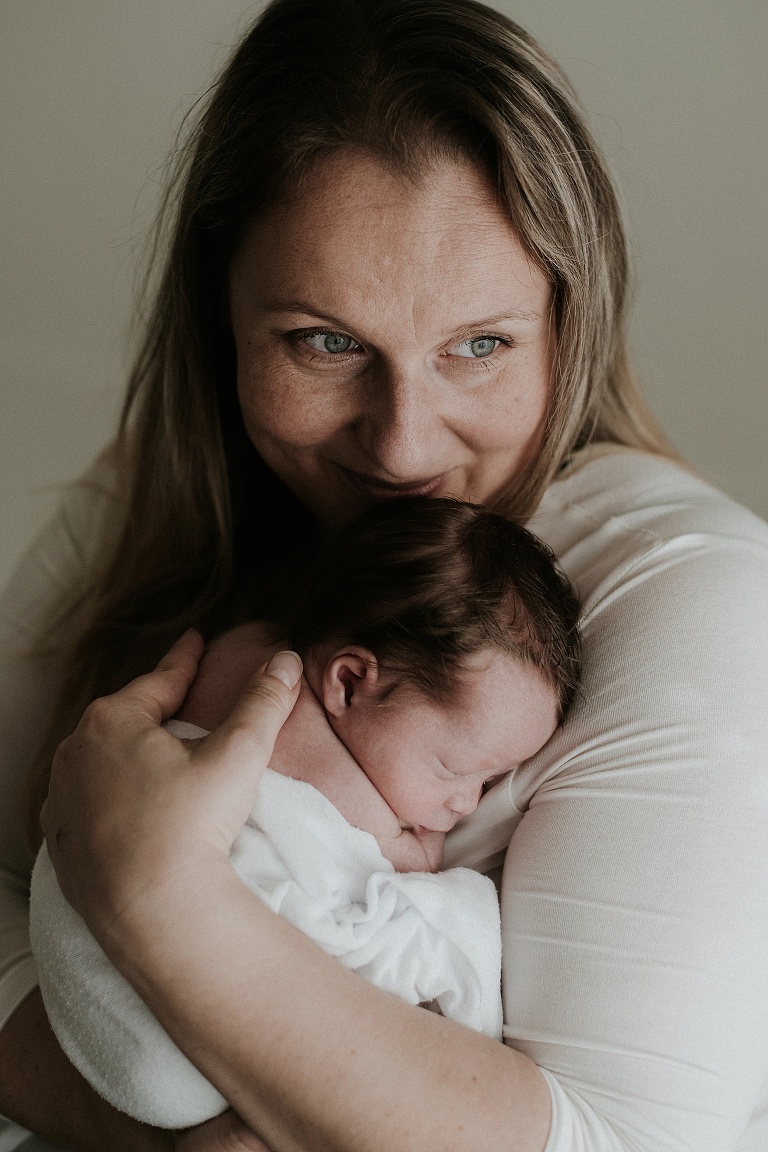 Neugeborenenshooting Landshut, Geburt Erding, Hebamme Moosburg, Sevi Koch, Fotograf Dingolfing