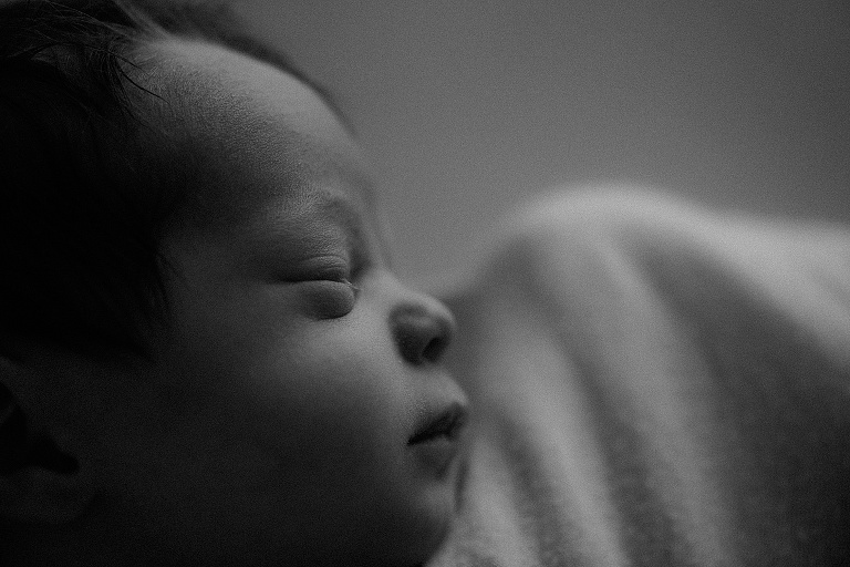 Neugeborenenshooting Landshut, Geburt Erding, Hebamme Moosburg, Sevi Koch, Fotograf Dingolfing