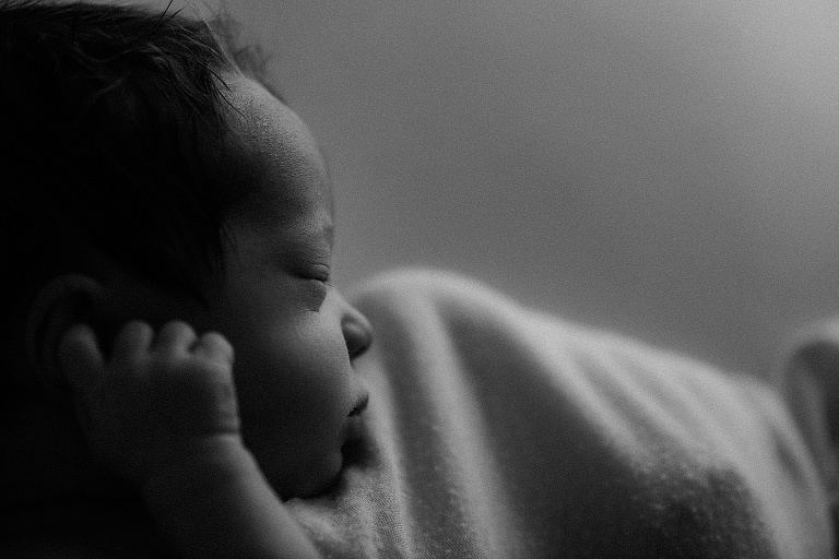 Neugeborenenshooting Landshut, Geburt Erding, Hebamme Moosburg, Sevi Koch, Fotograf Dingolfing