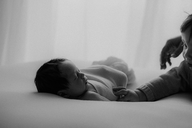 Neugeborenenshooting Landshut, Geburt Erding, Hebamme Moosburg, Sevi Koch, Fotograf Dingolfing