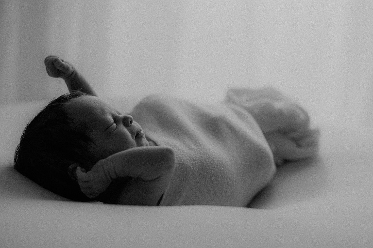 Neugeborenenshooting Landshut, Geburt Erding, Hebamme Moosburg, Sevi Koch, Fotograf Dingolfing