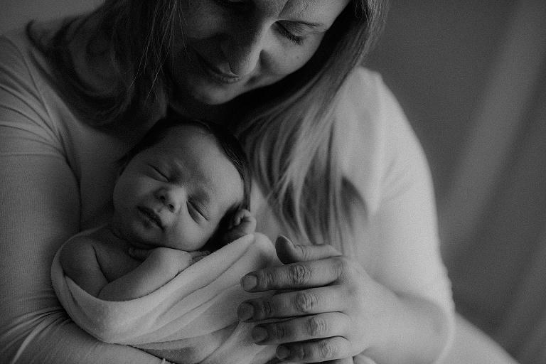 Neugeborenenshooting Landshut, Geburt Erding, Hebamme Moosburg, Sevi Koch, Fotograf Dingolfing