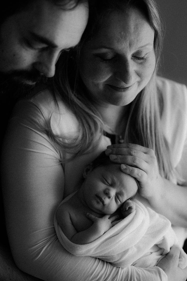 Neugeborenenshooting Landshut, Geburt Erding, Hebamme Moosburg, Sevi Koch, Fotograf Dingolfing