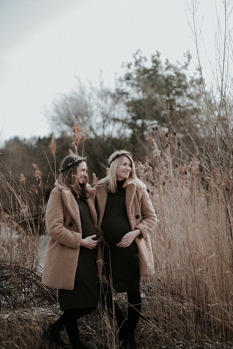 Freundinnenshooting mit Babybauch, Fotograf Eching, Moosburg und Erding 