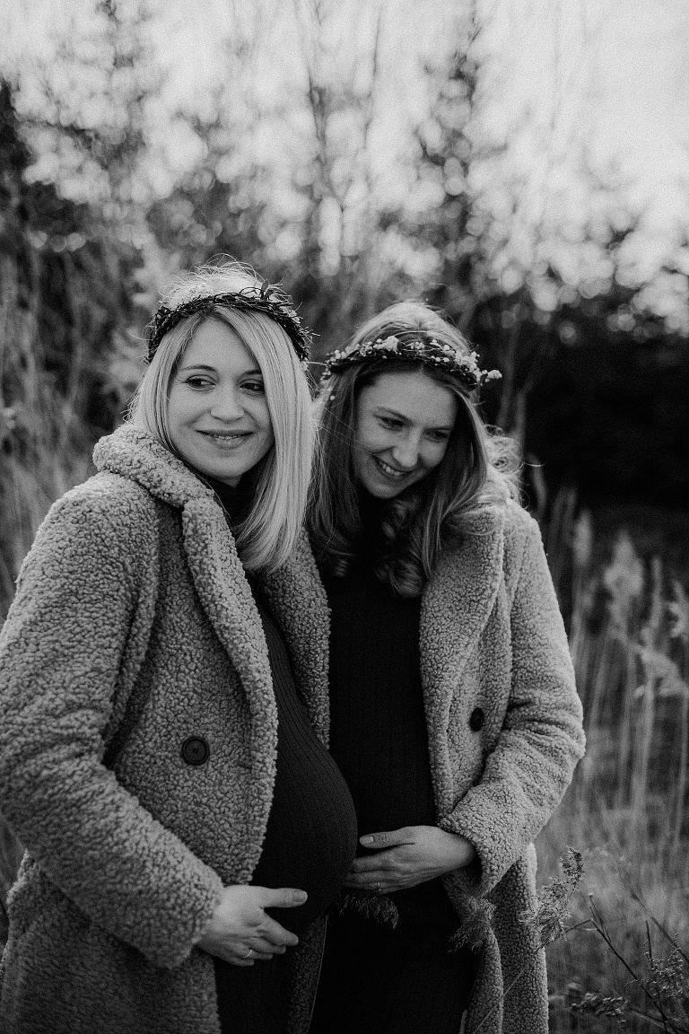 Freundinnenshooting mit Babybauch, Fotograf Eching, Moosburg und Erding 