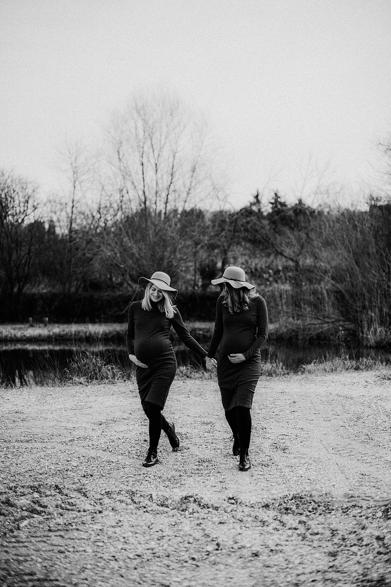 Freundinnenshooting mit Babybauch, Fotograf Eching, Moosburg und Erding 