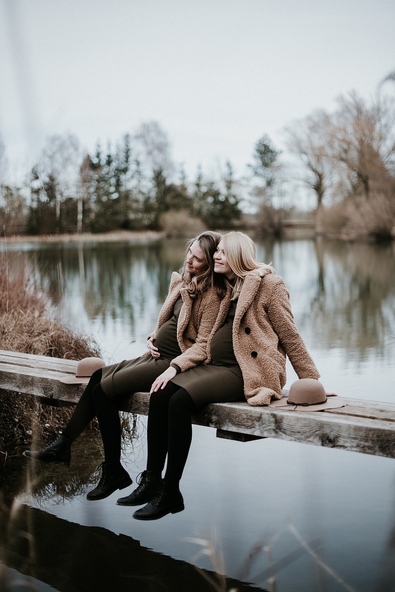 Freundinnenshooting mit Babybauch, Fotograf Eching, Moosburg und Erding 