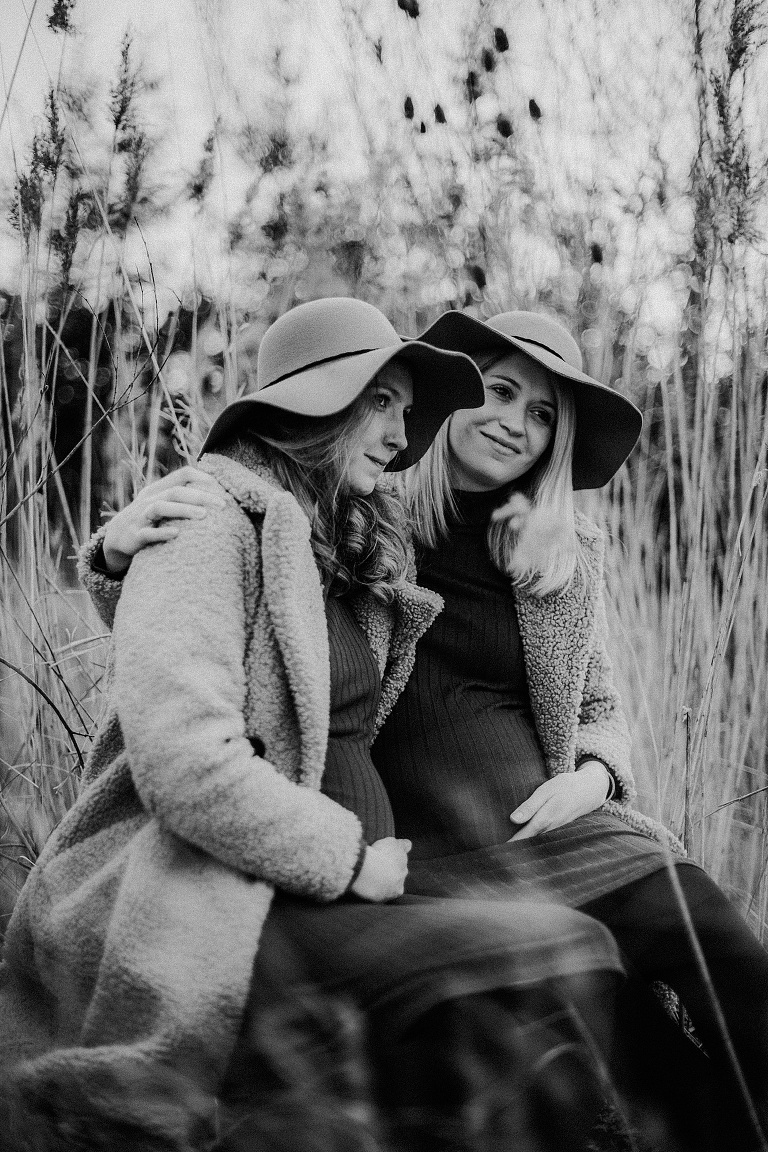 Freundinnenshooting mit Babybauch, Fotograf Eching, Moosburg und Erding 