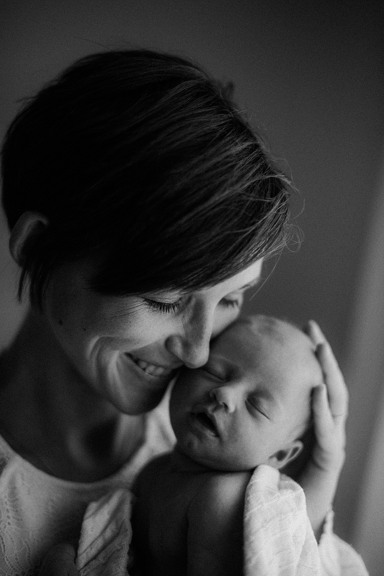 Newbornbilder Tattoo, Sevi Koch , Babybilder wach, wache Babies fotografieren