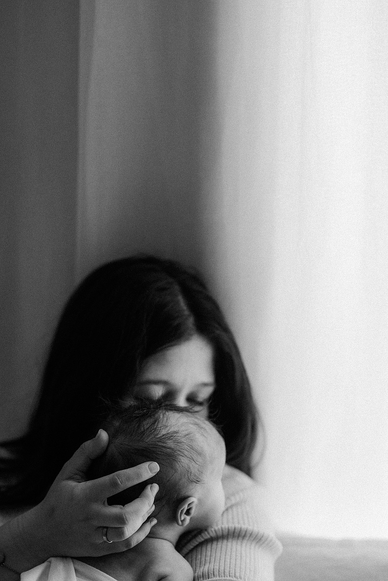 Kuschelbilder mit Mama Newbornbilder Erding 