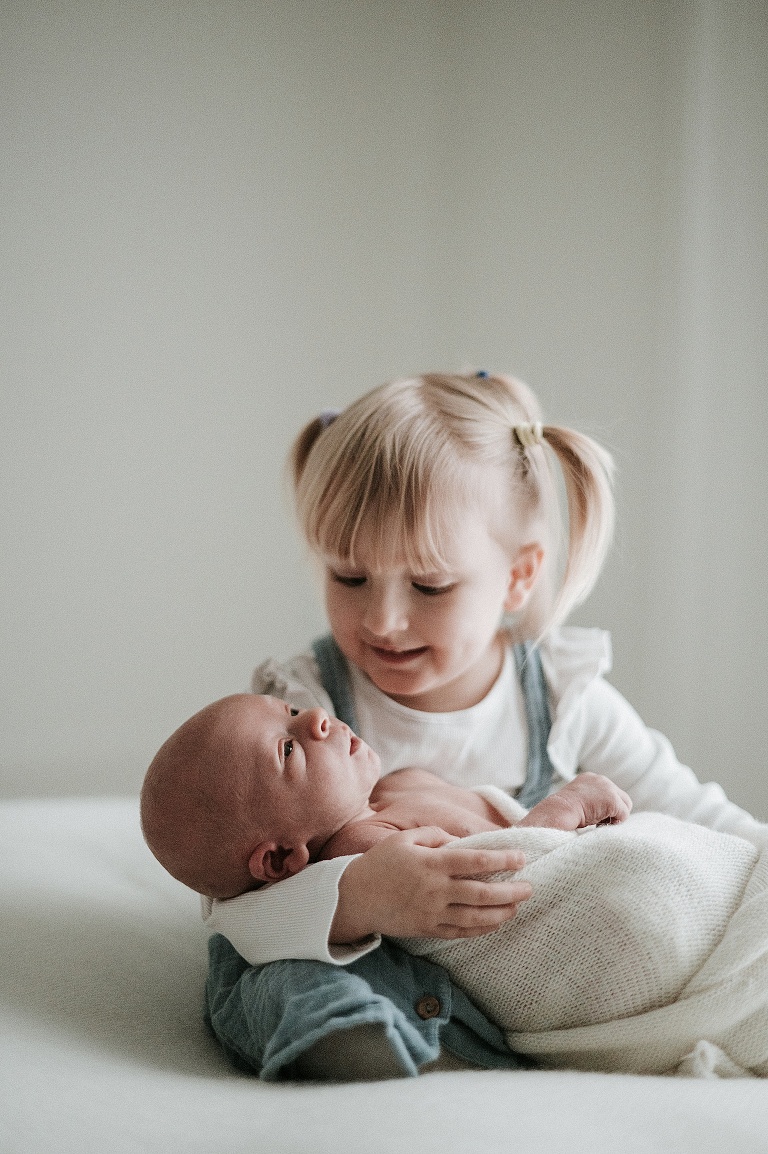 Babybilder Aalen, Babyfotos Bopfingen, Babyfotograf Donau Ries, Sevi Koch, Natürliche Babybilder Bopfingen