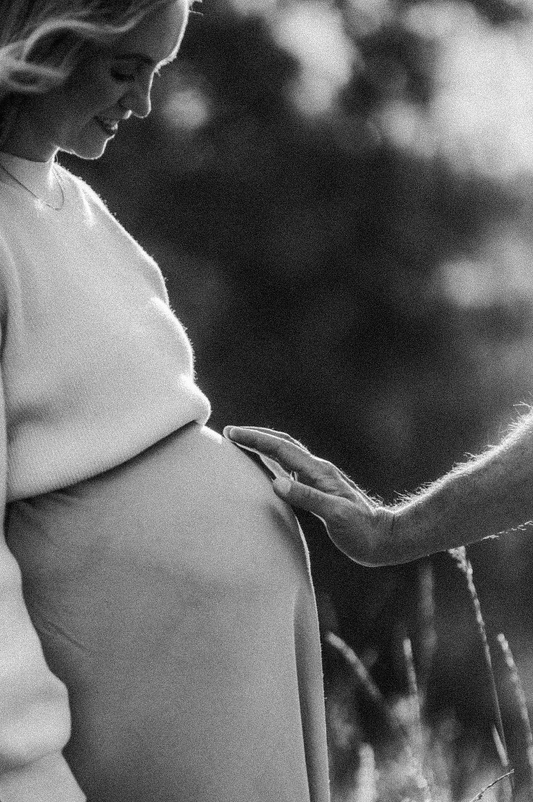 Babybauchbilder Nördlingen, Babybauchfotos Nördlingen, Schwangerschaftsfotografie Ellwangen, Babybilder Ellwangen, Hebamme Nördlingen, Fotograf Dinkelsbühl, Babybilder Maihingen, Babyfotograf Riesbürg, Babybauchbilder Bopfingen