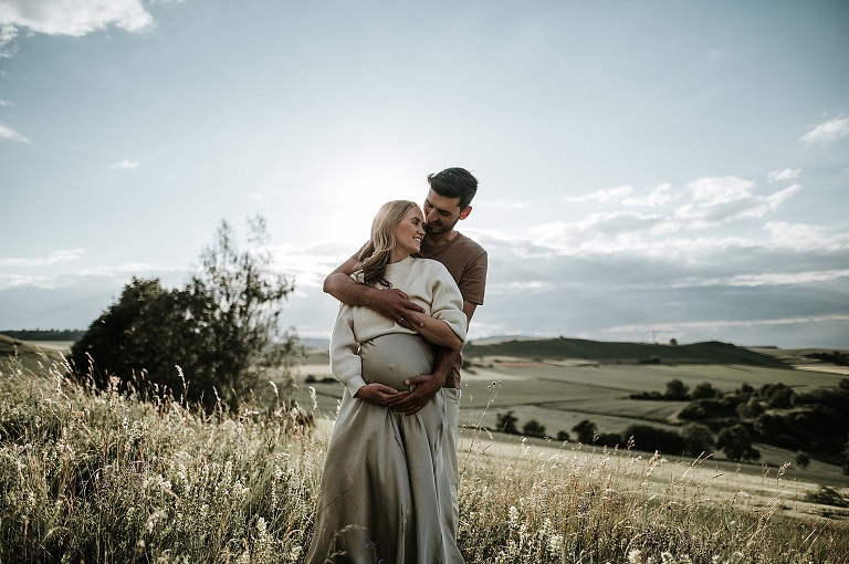 Babybauchbilder Nördlingen, Babybauchfotos Nördlingen, Schwangerschaftsfotografie Ellwangen, Babybilder Ellwangen, Hebamme Nördlingen, Fotograf Dinkelsbühl, Babybilder Maihingen, Babyfotograf Riesbürg, Babybauchbilder Bopfingen