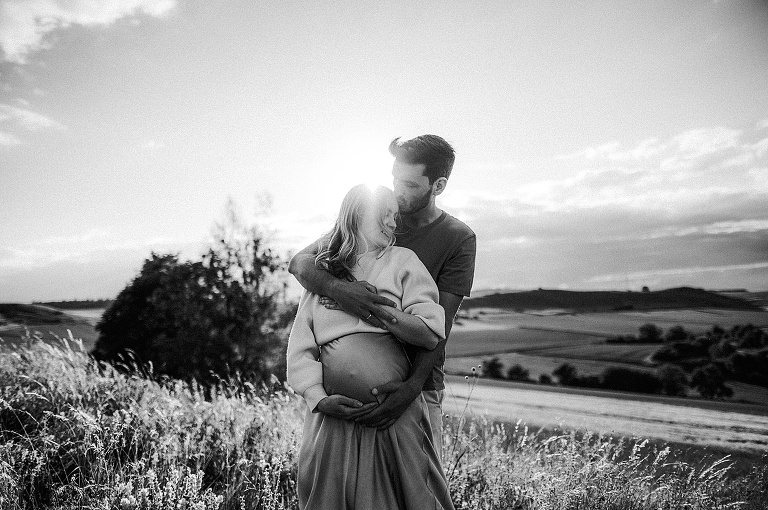 Babybauchbilder Nördlingen, Babybauchfotos Nördlingen, Schwangerschaftsfotografie Ellwangen, Babybilder Ellwangen, Hebamme Nördlingen, Fotograf Dinkelsbühl, Babybilder Maihingen, Babyfotograf Riesbürg, Babybauchbilder Bopfingen