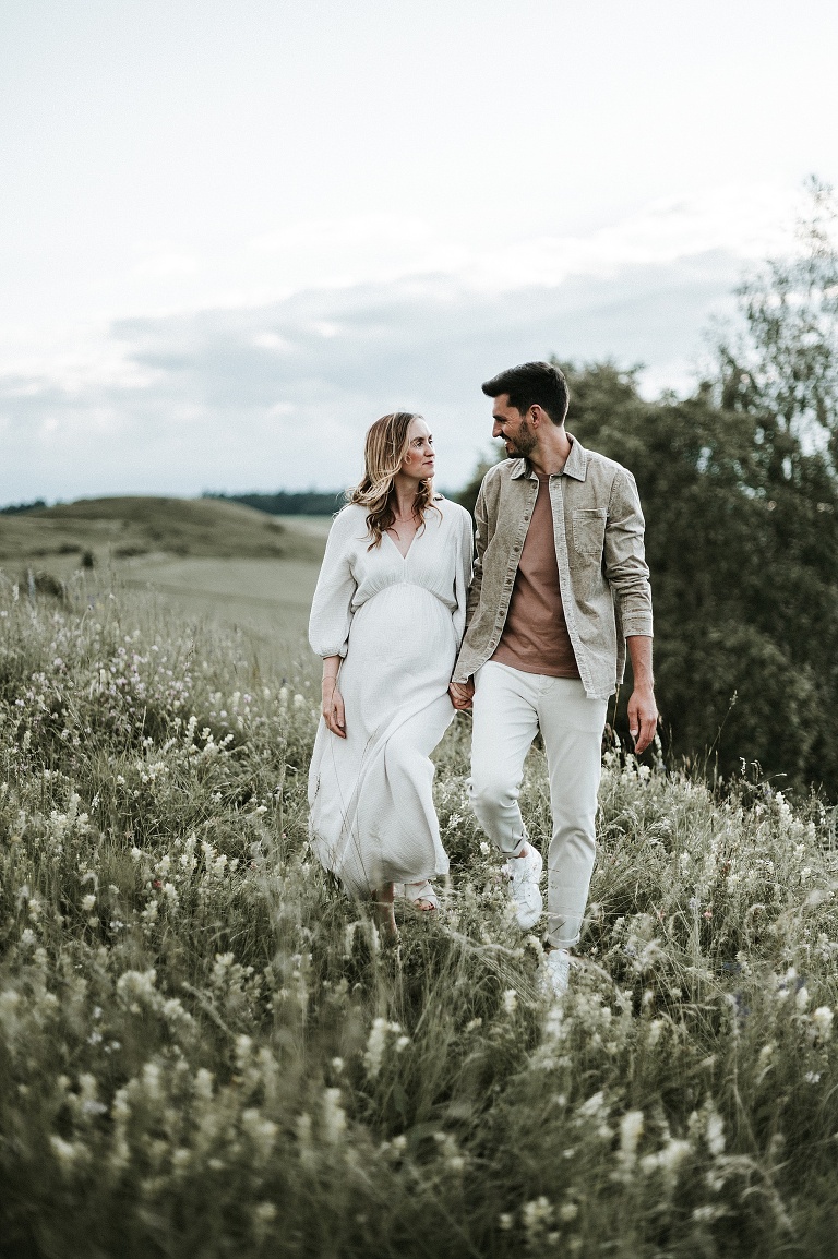 Babybauchbilder Nördlingen, Babybauchfotos Nördlingen, Schwangerschaftsfotografie Ellwangen, Babybilder Ellwangen, Hebamme Nördlingen, Fotograf Dinkelsbühl, Babybilder Maihingen, Babyfotograf Riesbürg, Babybauchbilder Bopfingen