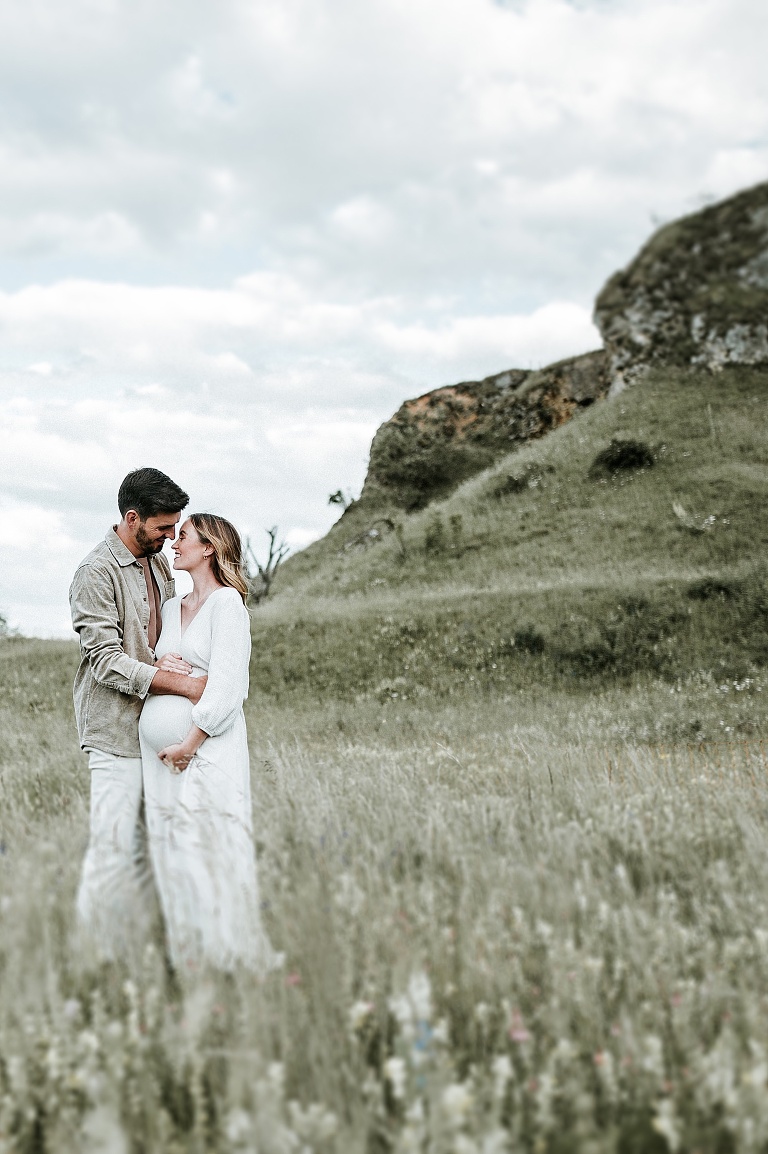 Babybauchbilder Nördlingen, Babybauchfotos Nördlingen, Schwangerschaftsfotografie Ellwangen, Babybilder Ellwangen, Hebamme Nördlingen, Fotograf Dinkelsbühl, Babybilder Maihingen, Babyfotograf Riesbürg, Babybauchbilder Bopfingen